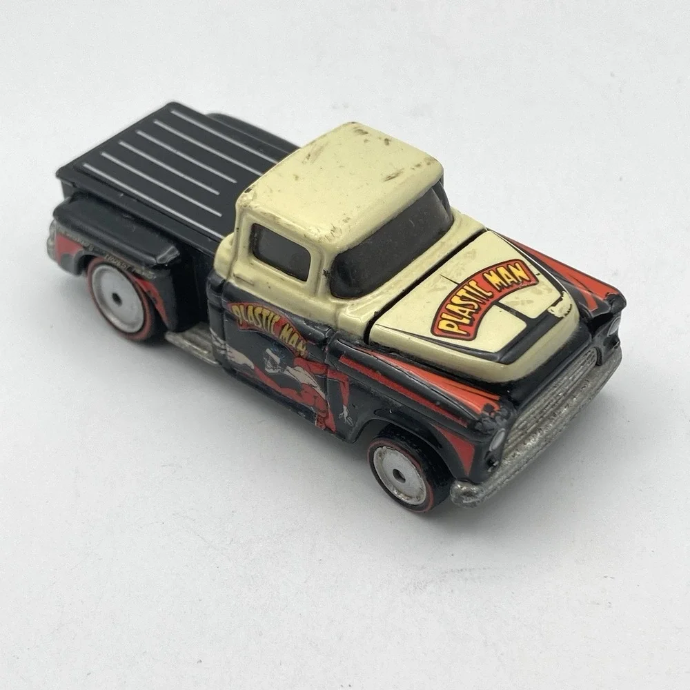 Hot Wheels Beatles Dairy Delivery Milk Truck Plastic Man Skullduggery / Lot #10